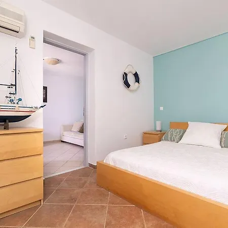 Elanora Villa