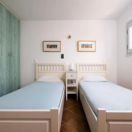 Elanora Villa *